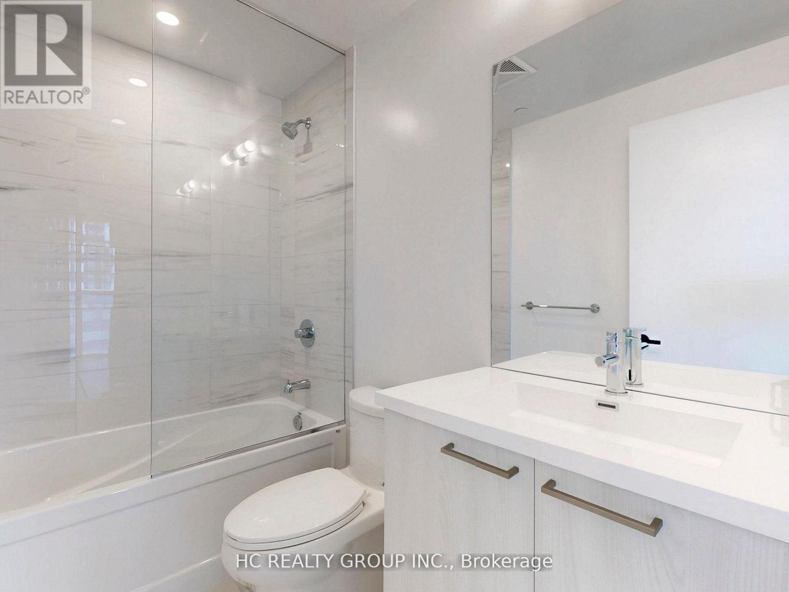 5715 - 225 Commerce Street, Vaughan, ON - Indoor Photo Showing Bathroom