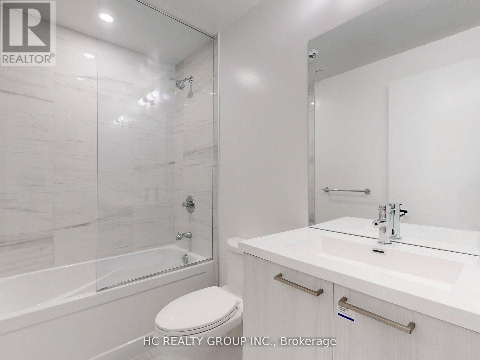 5715 - 225 Commerce Street, Vaughan, ON - Indoor Photo Showing Bathroom