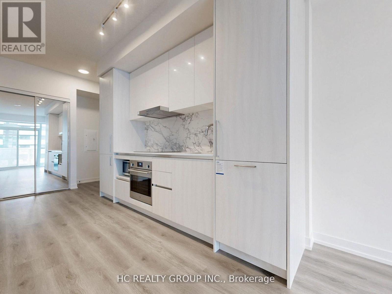 5715 - 225 Commerce Street, Vaughan, ON - Indoor