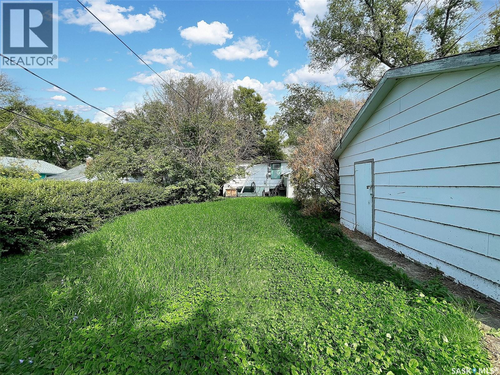 310 6Th Avenue Se, Swift Current, SK - Outdoor