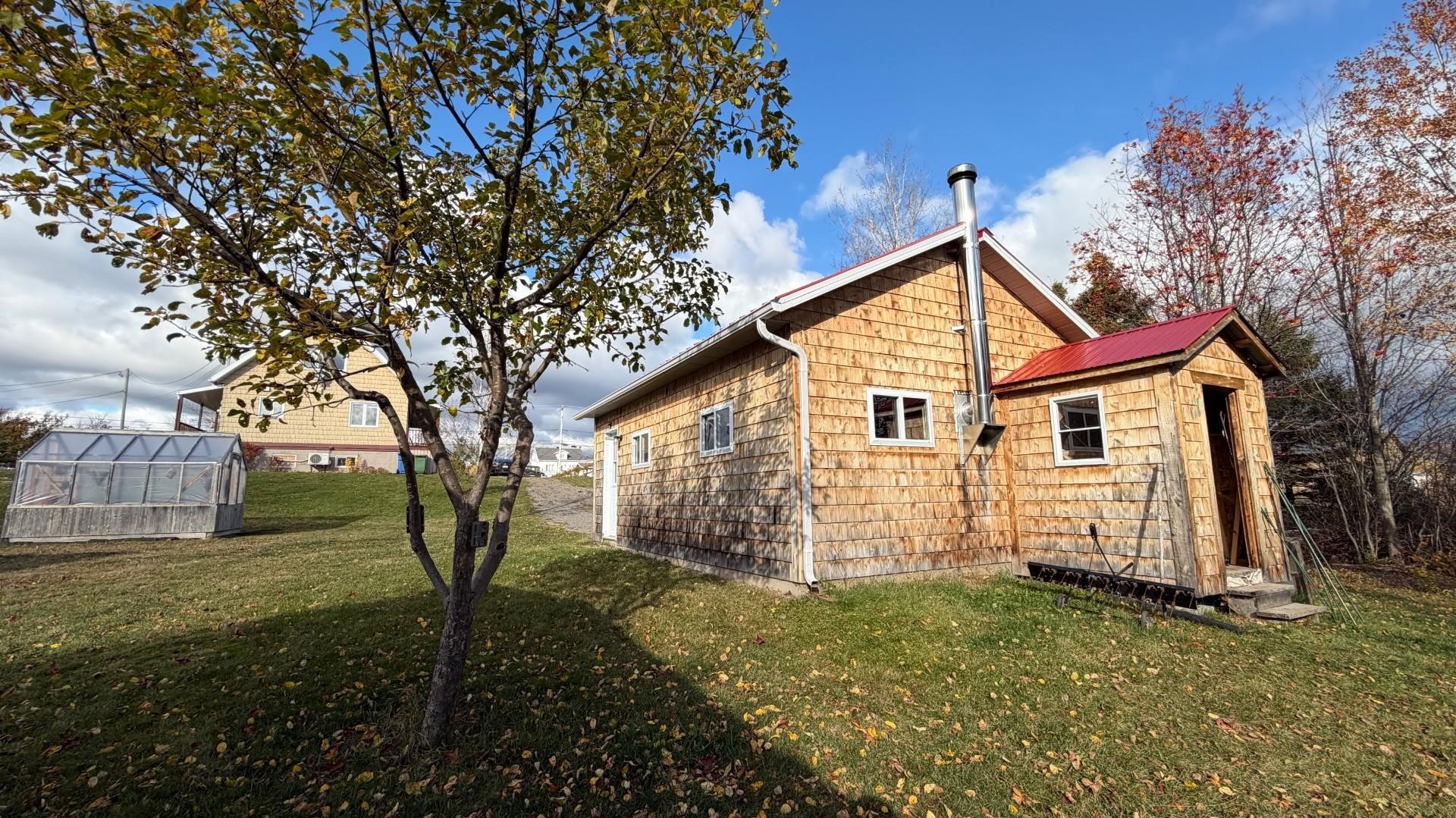 Garage - 40 7E Avenue E., Paspébiac, QC - Outdoor