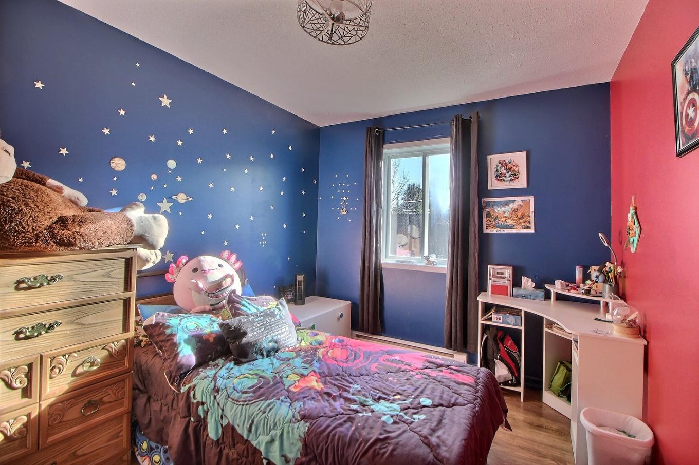 Bedroom - 132 Rue Brouillan, Amos, QC - Indoor Photo Showing Bedroom