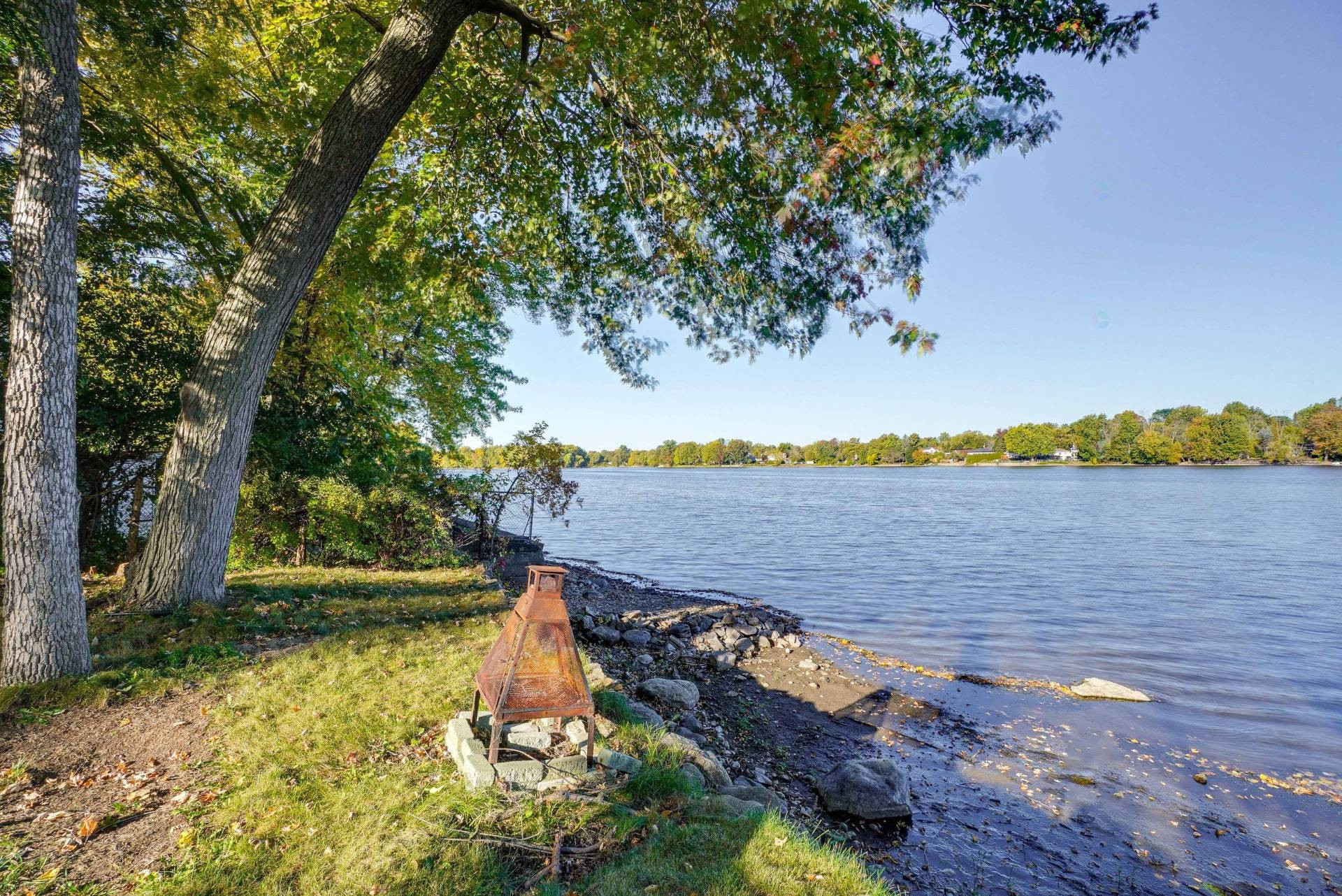 Bord de l'eau - 26Z Tsse Debien, Laval (Auteuil), QC