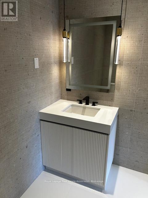 Bedroom 2 Ensuite - 1006 Garrard Avenue, Mississauga, ON - Indoor Photo Showing Bathroom