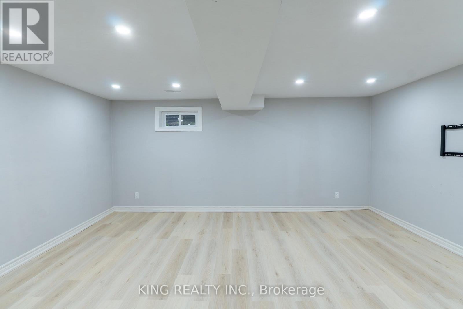 4 - 141 Ripley Court, Oakville, ON - Indoor