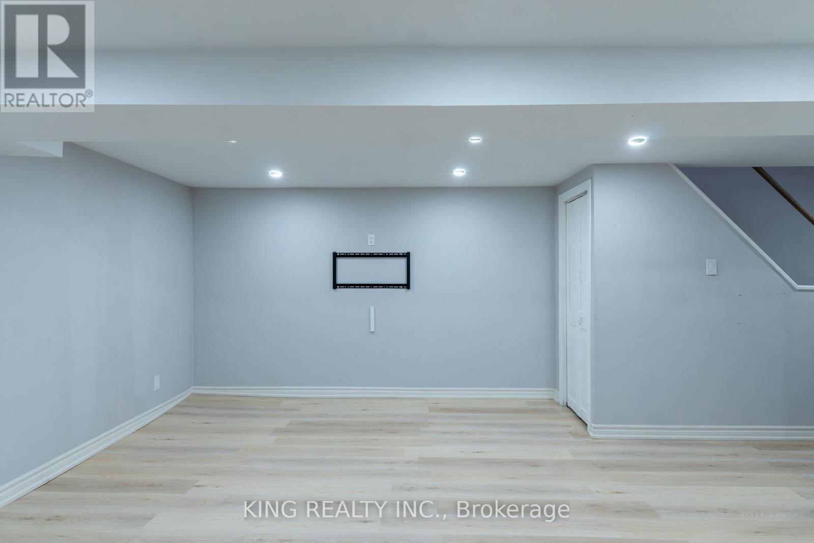 4 - 141 Ripley Court, Oakville, ON - Indoor