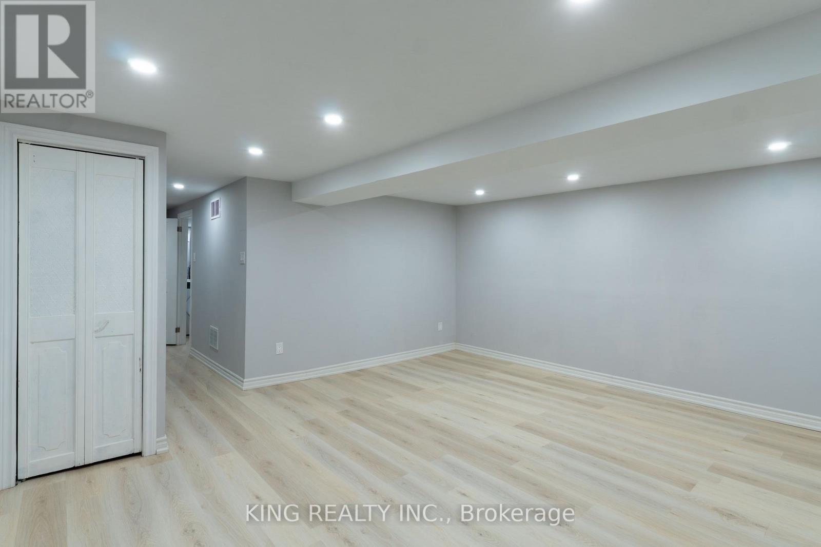 4 - 141 Ripley Court, Oakville, ON - Indoor