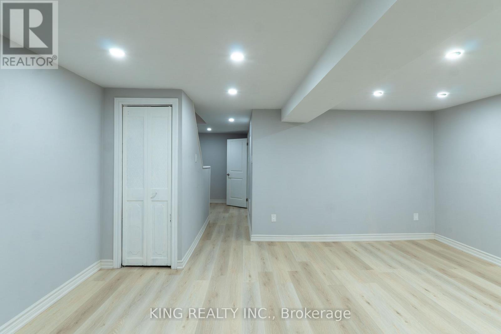 4 - 141 Ripley Court, Oakville, ON - Indoor