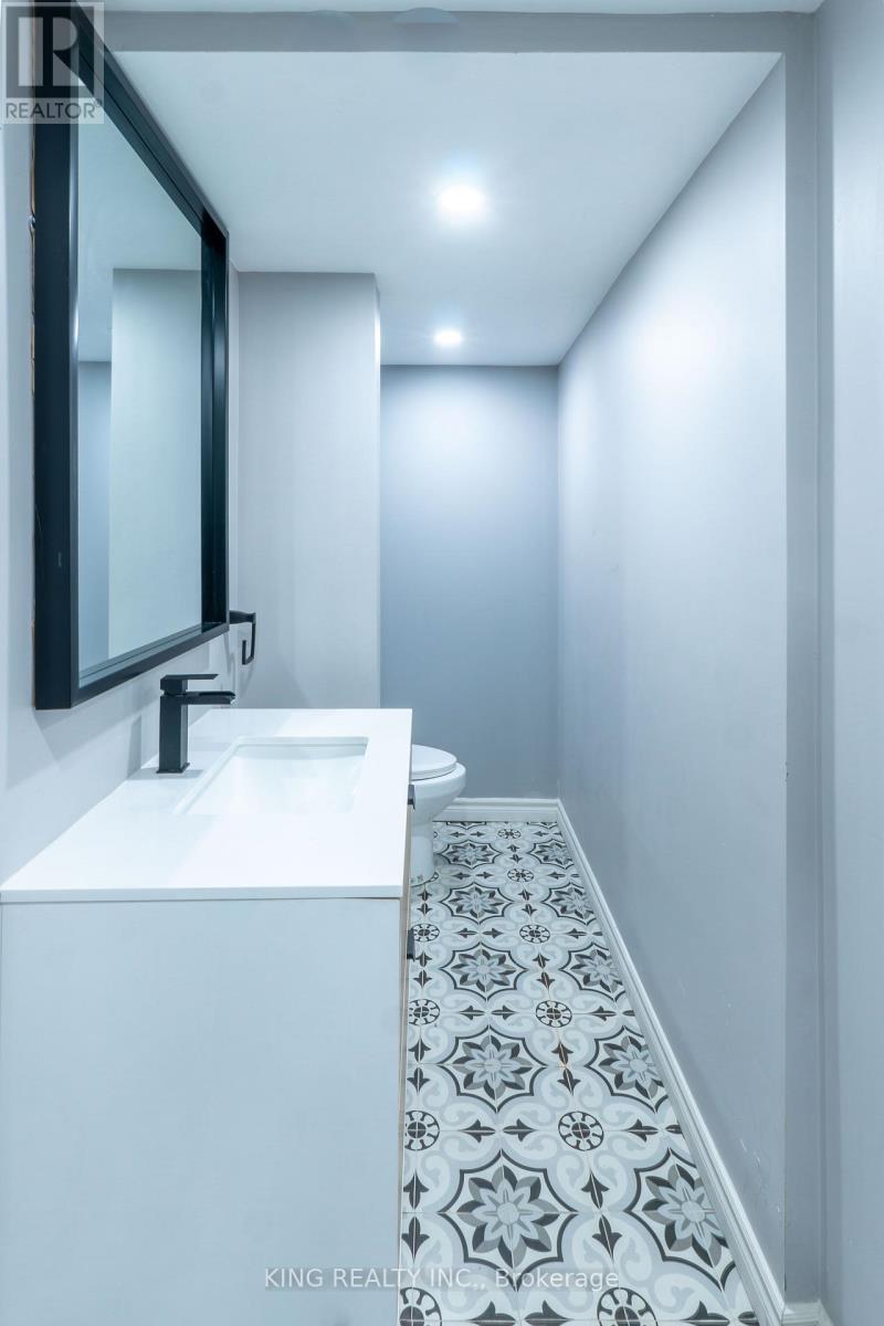 4 - 141 Ripley Court, Oakville, ON - Indoor