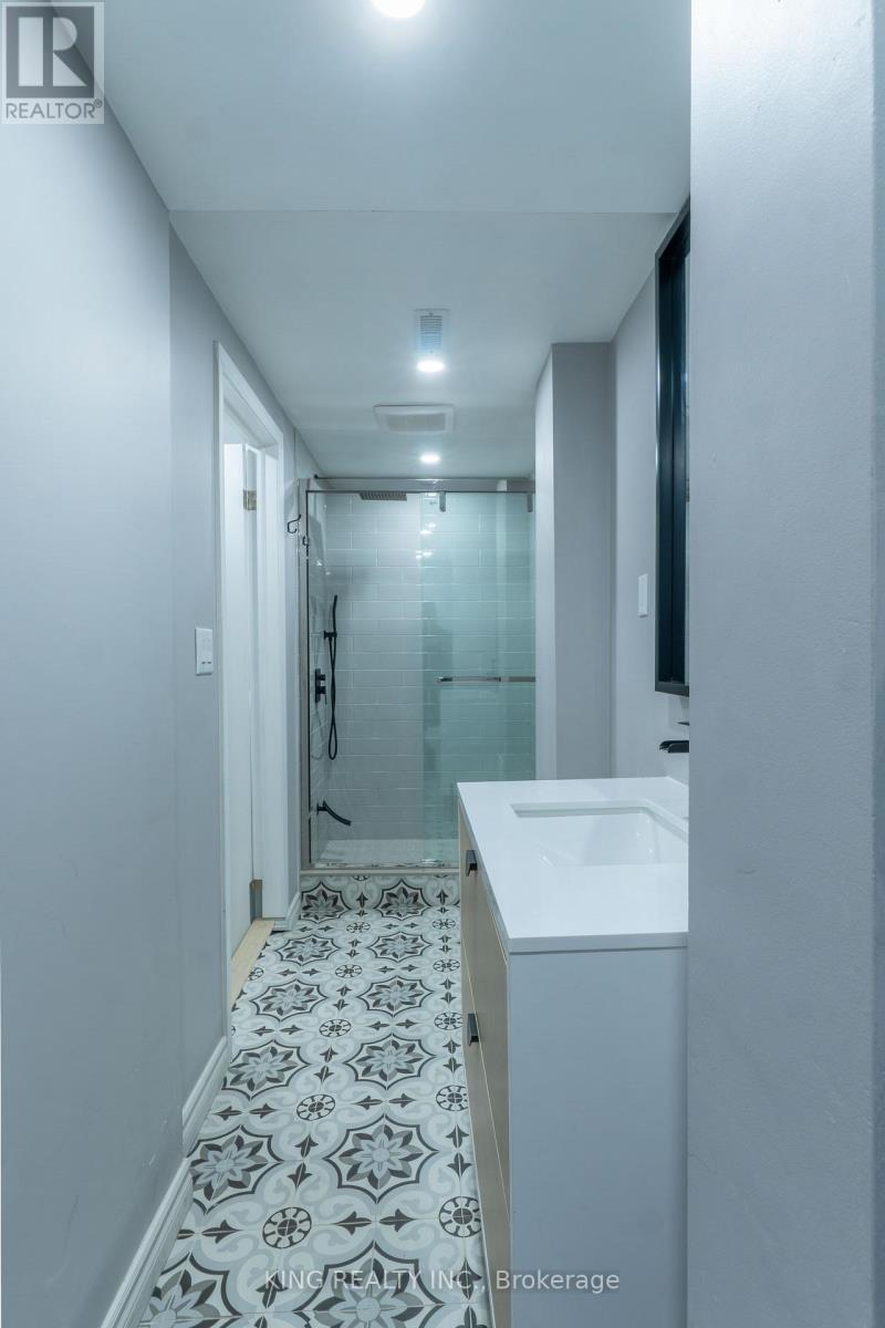 4 - 141 Ripley Court, Oakville, ON - Indoor