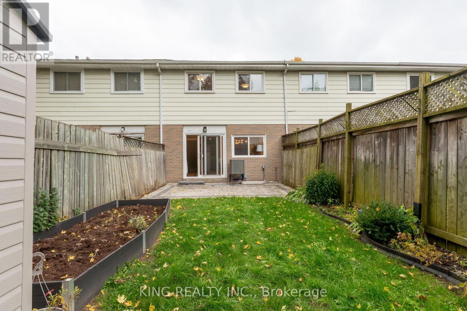 4 - 141 Ripley Court, Oakville, ON - Outdoor With Exterior