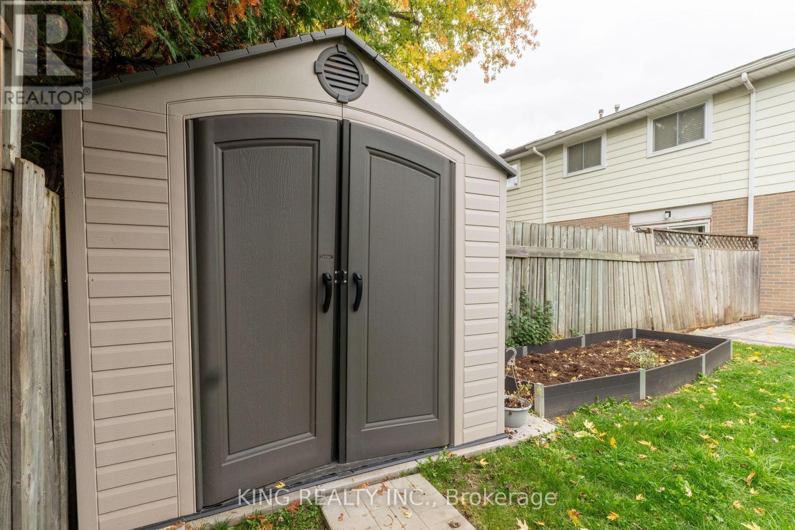 4 - 141 Ripley Court, Oakville, ON - Outdoor With Exterior