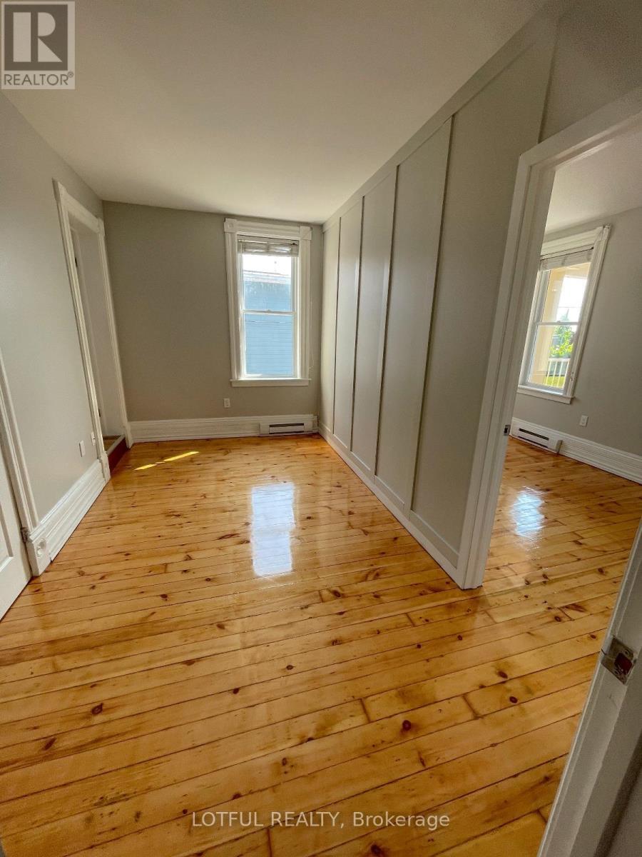 2 - 2084 Dundas Street, Edwardsburgh/Cardinal, ON - Indoor Photo Showing Other Room