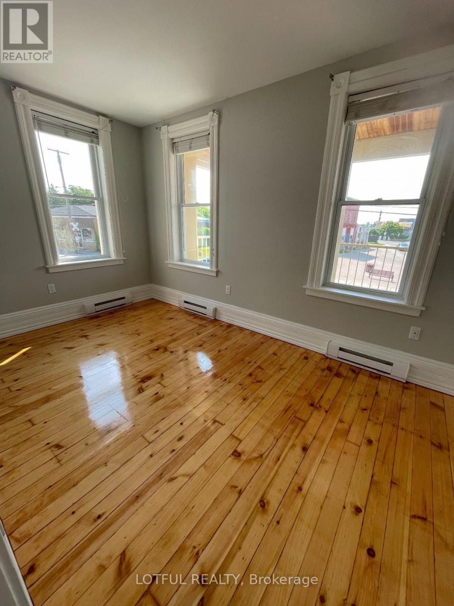 2 - 2084 Dundas Street, Edwardsburgh/Cardinal, ON - Indoor Photo Showing Other Room