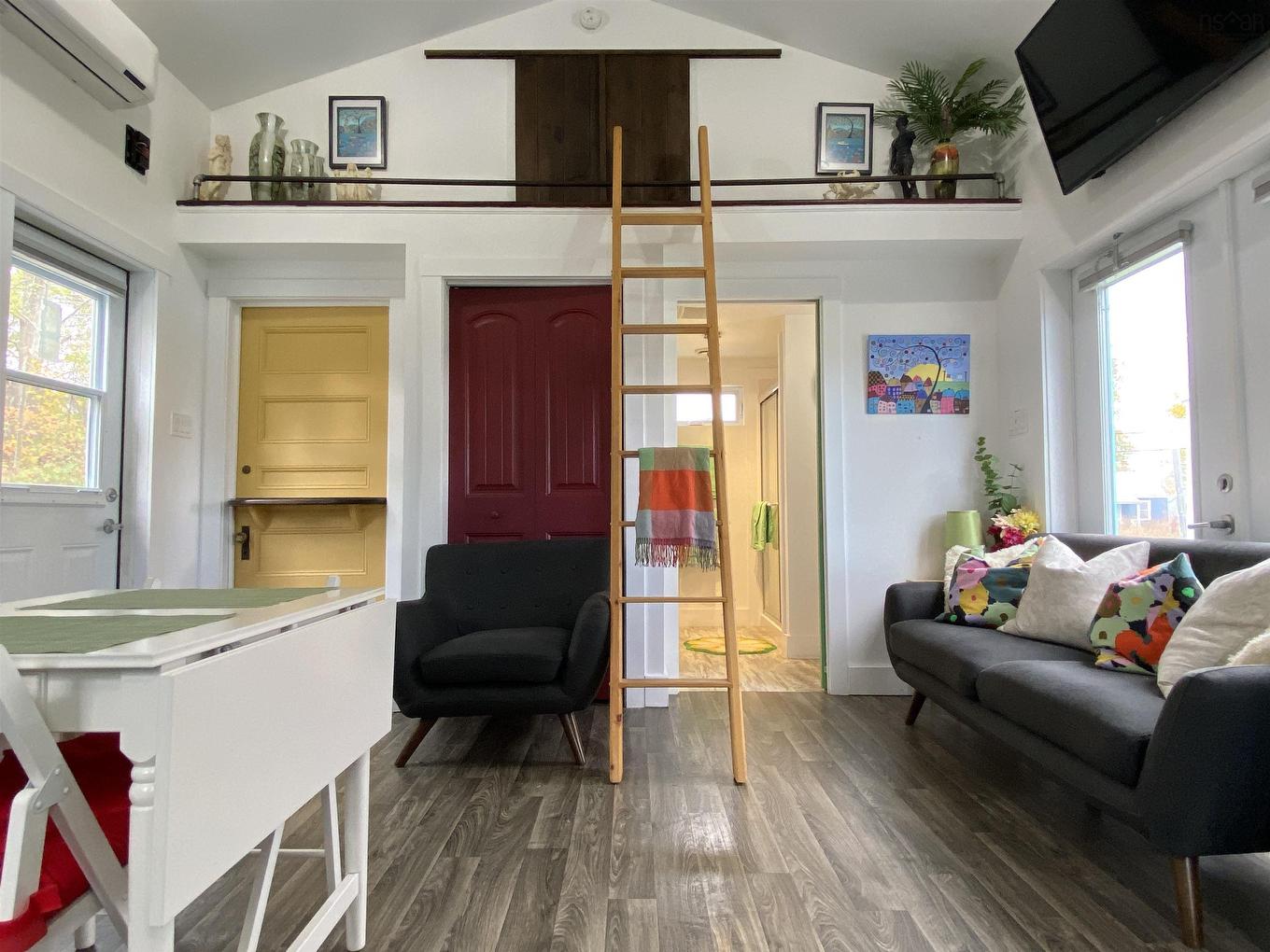 52 Wolfe Street, Liverpool, NS