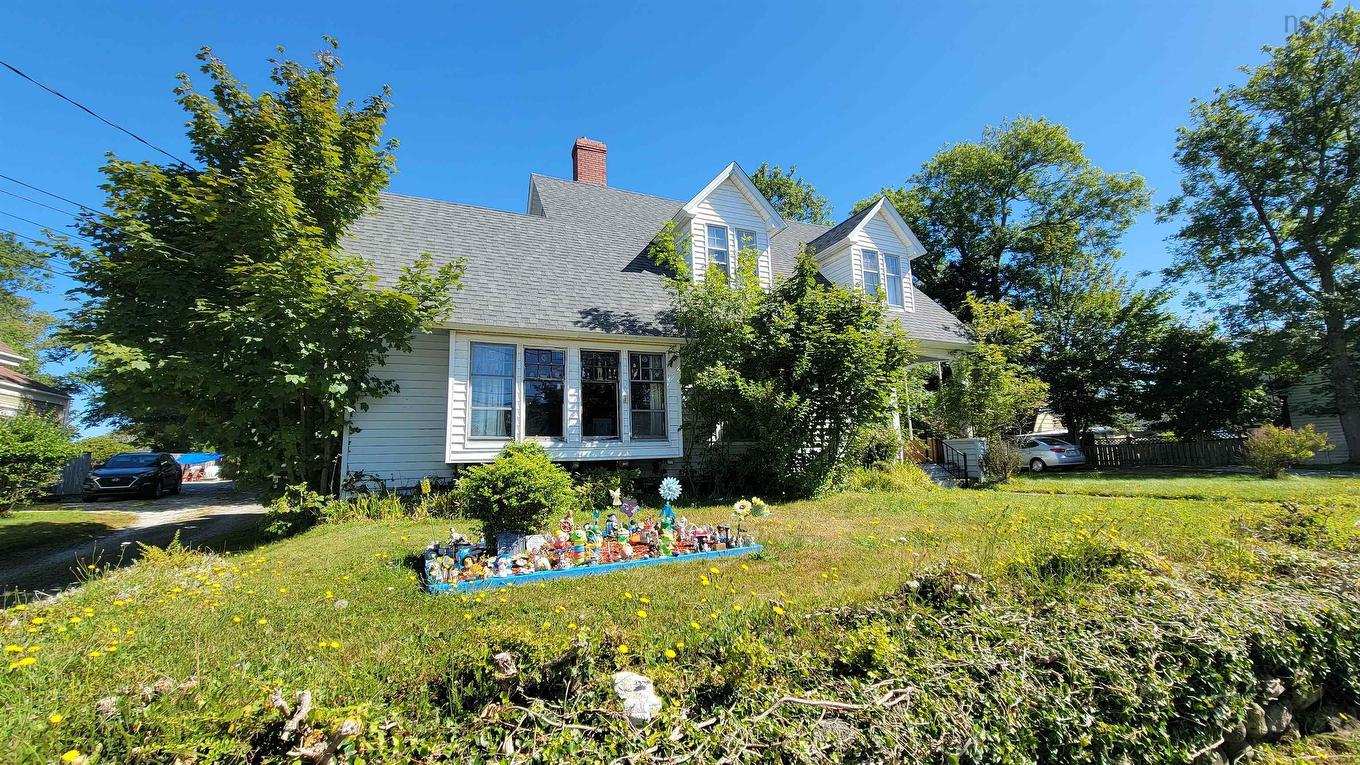 18 Parade Street, Yarmouth, NS