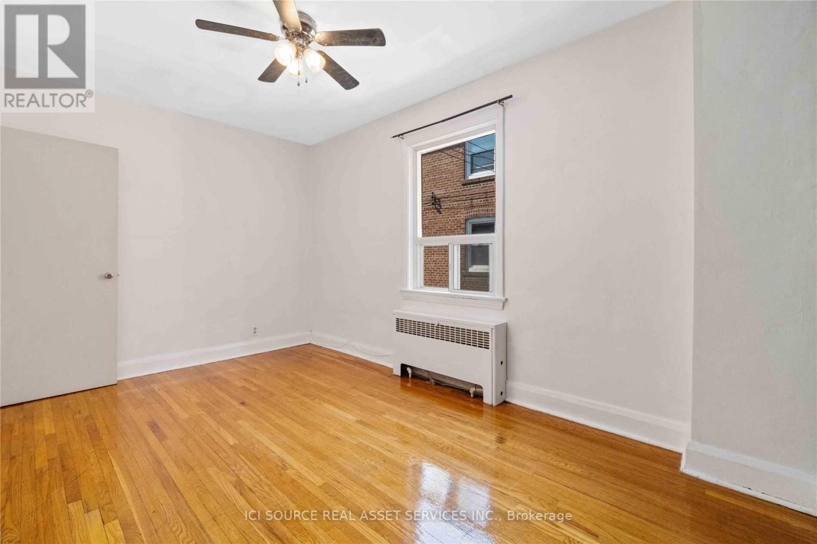 2 - 116 Eastwood Road, Toronto, ON