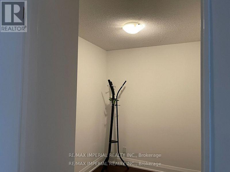 301 - 372 Highway 7 Road, Richmond Hill, ON - Indoor Photo Showing Other Room