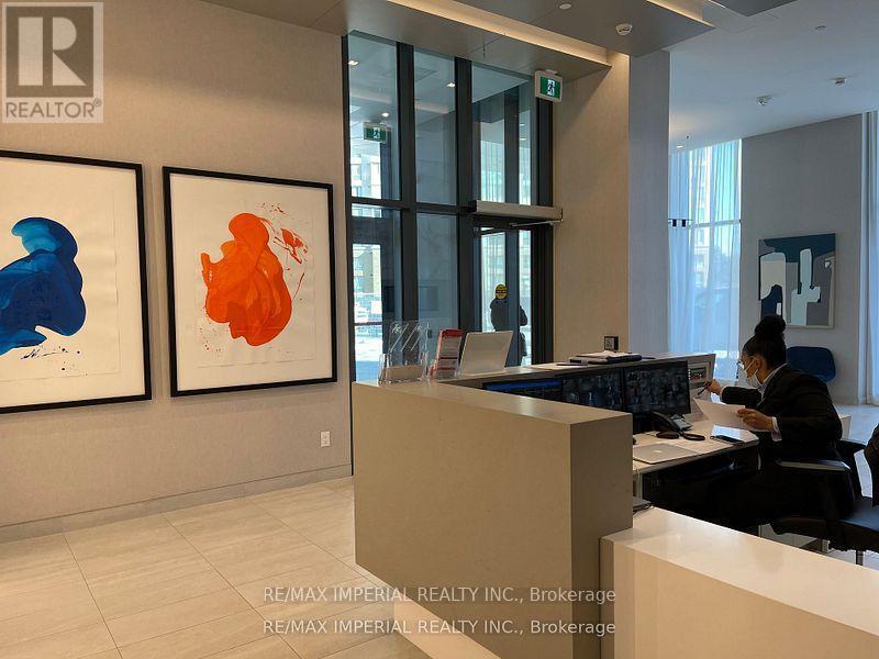 301 - 372 Highway 7 Road, Richmond Hill, ON - Indoor Photo Showing Other Room