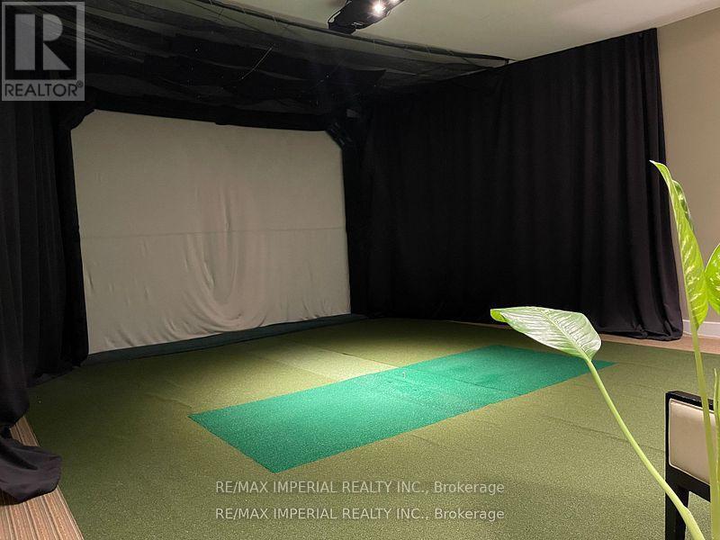 301 - 372 Highway 7 Road, Richmond Hill, ON - Indoor