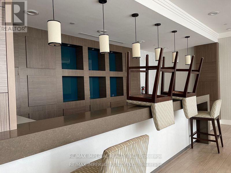 301 - 372 Highway 7 Road, Richmond Hill, ON - Indoor Photo Showing Other Room