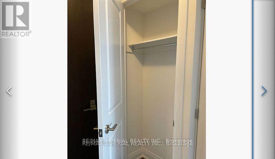 301 - 372 Highway 7 Road, Richmond Hill, ON - Indoor