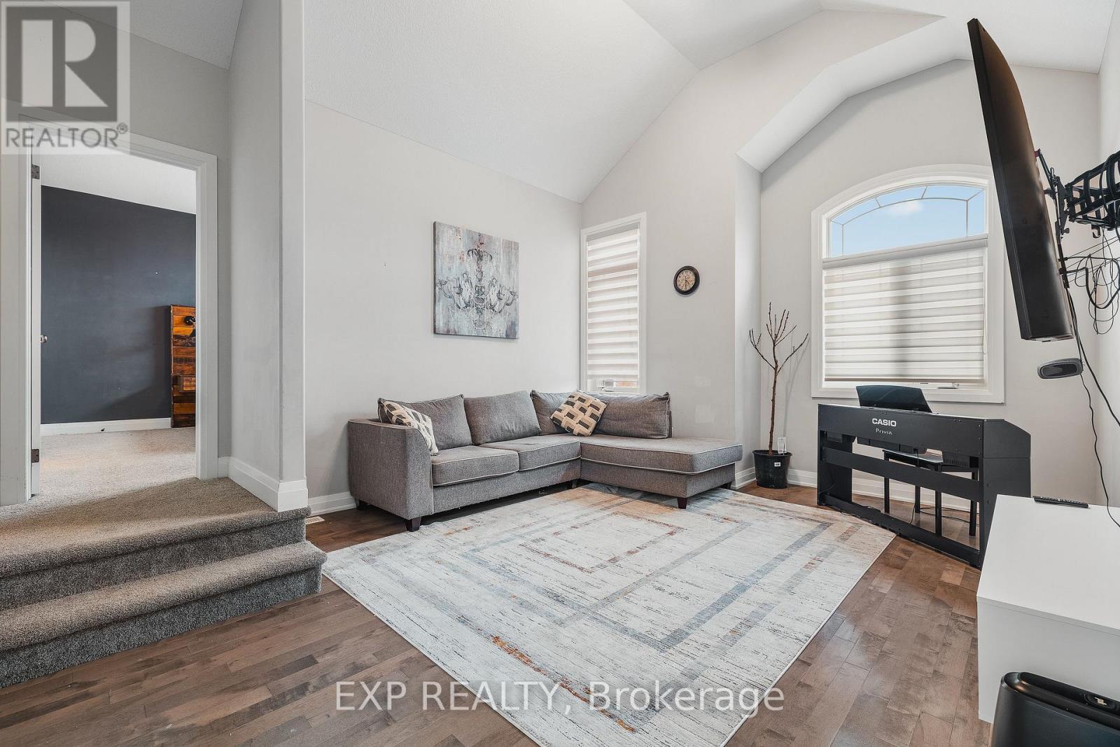 346 Moorlands Crescent, Kitchener, ON - Indoor Photo Showing Living Room