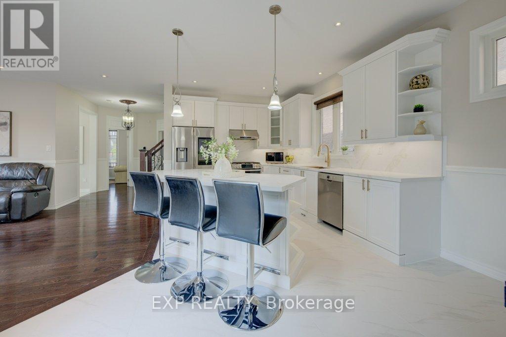 953 Gastle Way, Milton (Ha Harrison), ON - Indoor Photo Showing Kitchen With Upgraded Kitchen