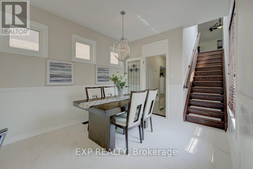 953 Gastle Way, Milton (Ha Harrison), ON - Indoor Photo Showing Dining Room