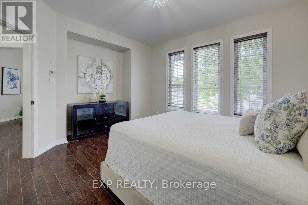 953 Gastle Way, Milton (Ha Harrison), ON - Indoor Photo Showing Bedroom