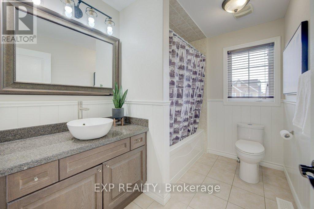 953 Gastle Way, Milton (Ha Harrison), ON - Indoor Photo Showing Bathroom