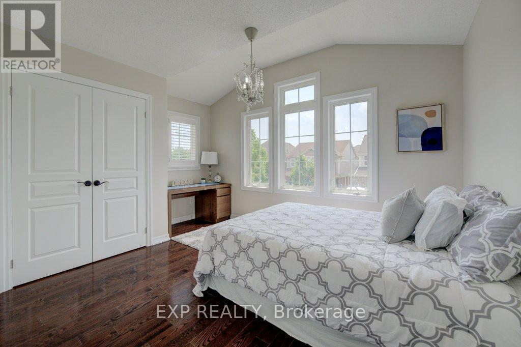 953 Gastle Way, Milton (Ha Harrison), ON - Indoor Photo Showing Bedroom