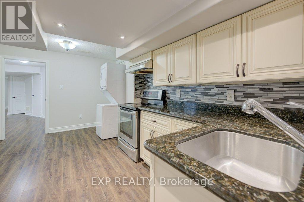 953 Gastle Way, Milton (Ha Harrison), ON - Indoor Photo Showing Kitchen