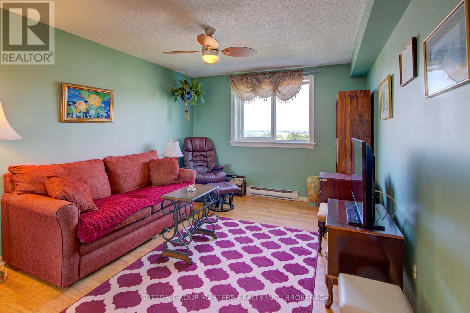 1004 - 257 Bath Road, Kingston (West Of Sir John A. Blvd), ON - Indoor Photo Showing Living Room