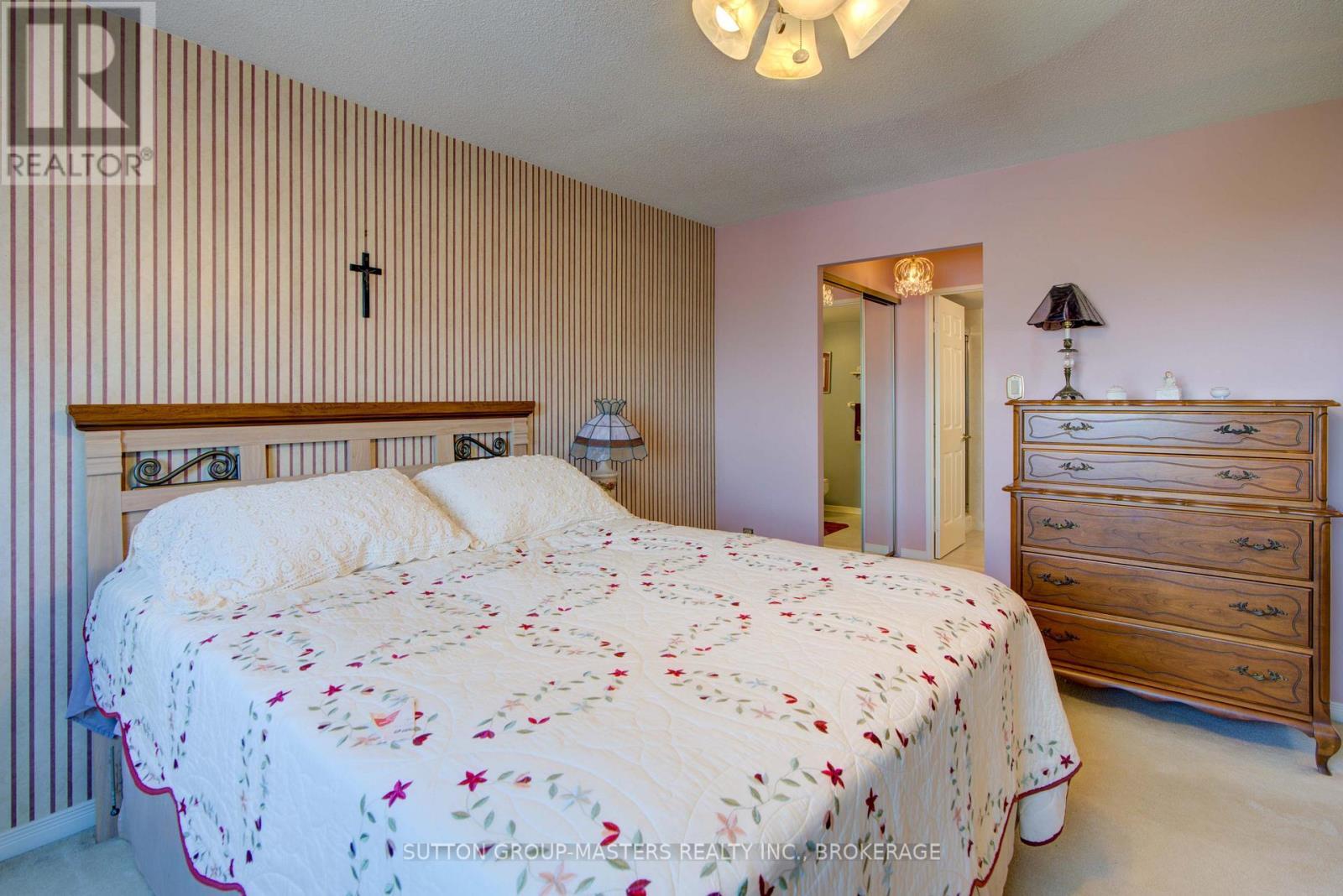 1004 - 257 Bath Road, Kingston (West Of Sir John A. Blvd), ON - Indoor Photo Showing Bedroom