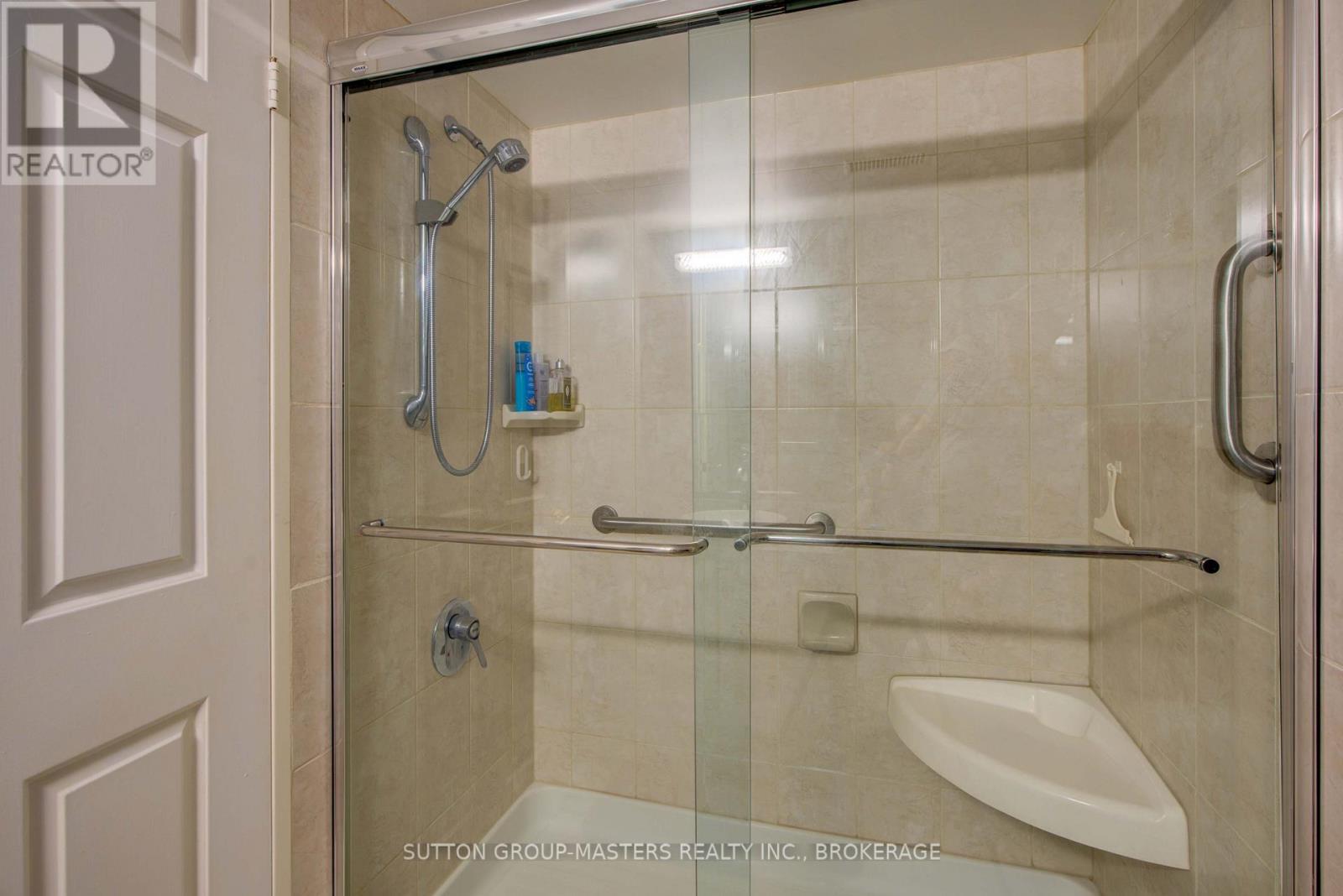 1004 - 257 Bath Road, Kingston (West Of Sir John A. Blvd), ON - Indoor Photo Showing Bathroom