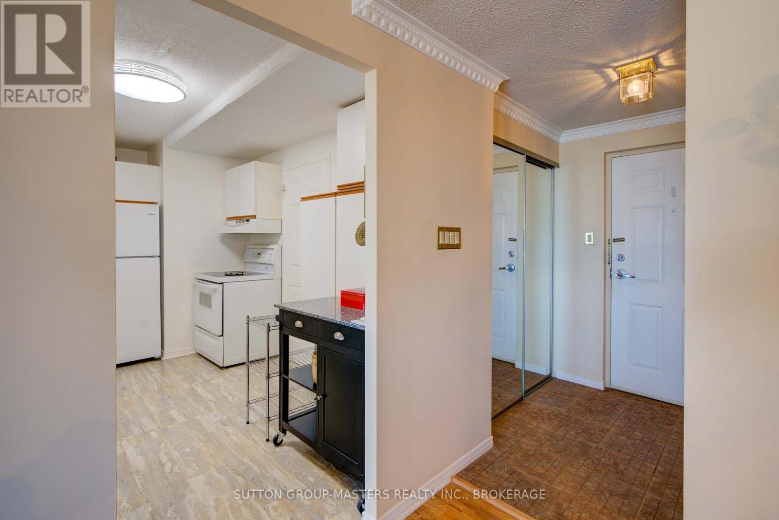 1004 - 257 Bath Road, Kingston (West Of Sir John A. Blvd), ON - Indoor Photo Showing Kitchen