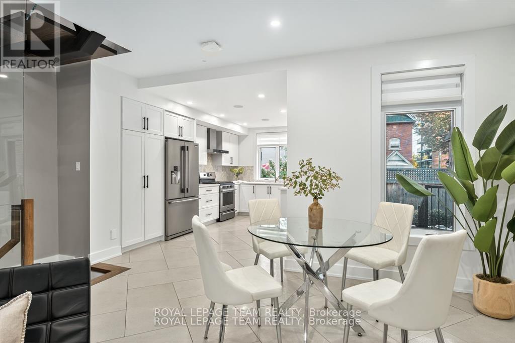 16 First Avenue, Ottawa, ON - Indoor Photo Showing Dining Room