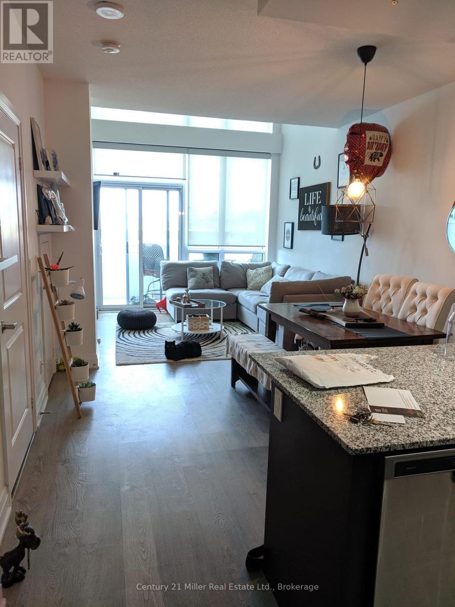 16 - 55 Speers Road, Oakville (Co Central), ON - Indoor Photo Showing Living Room