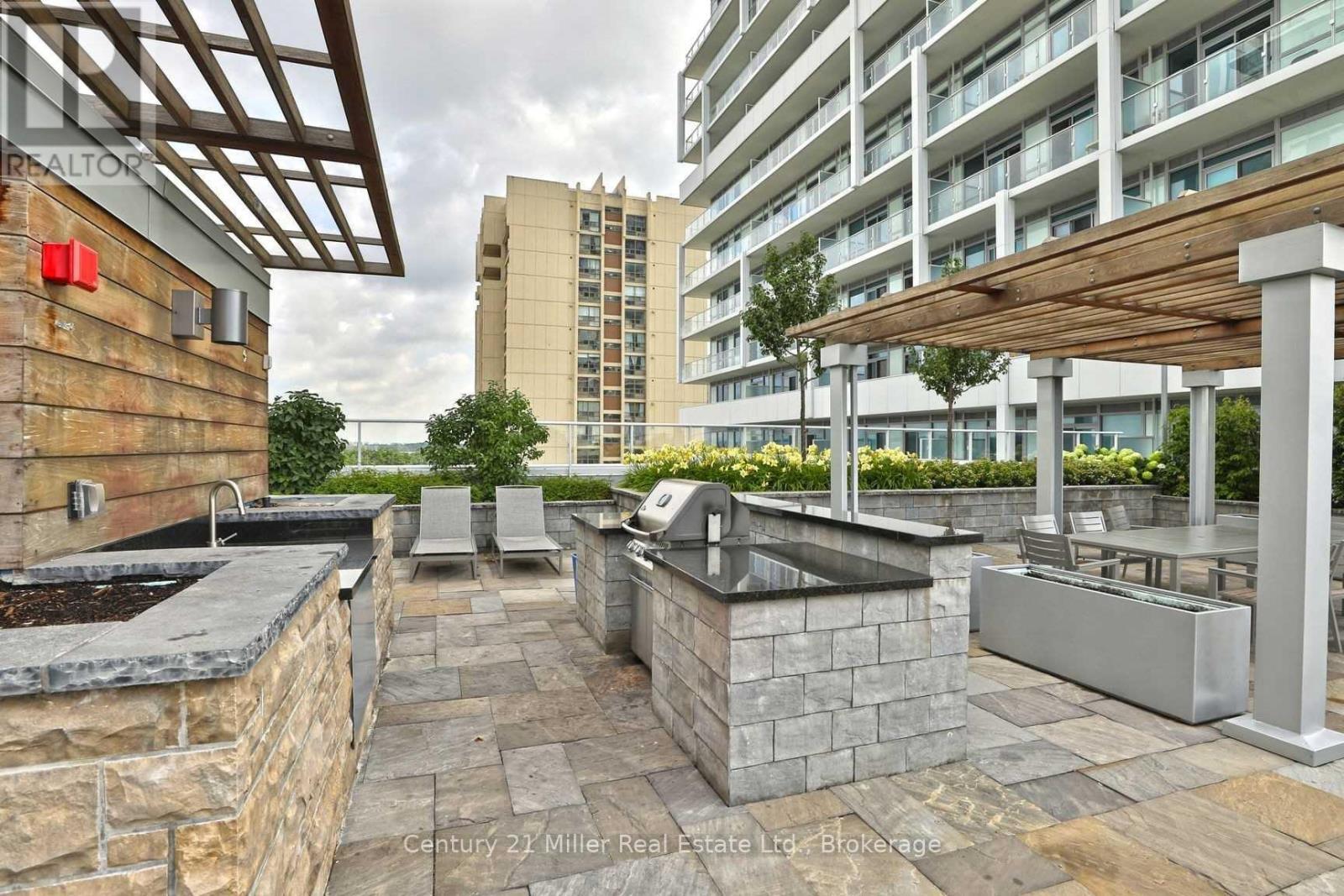 16 - 55 Speers Road, Oakville (Co Central), ON - Outdoor