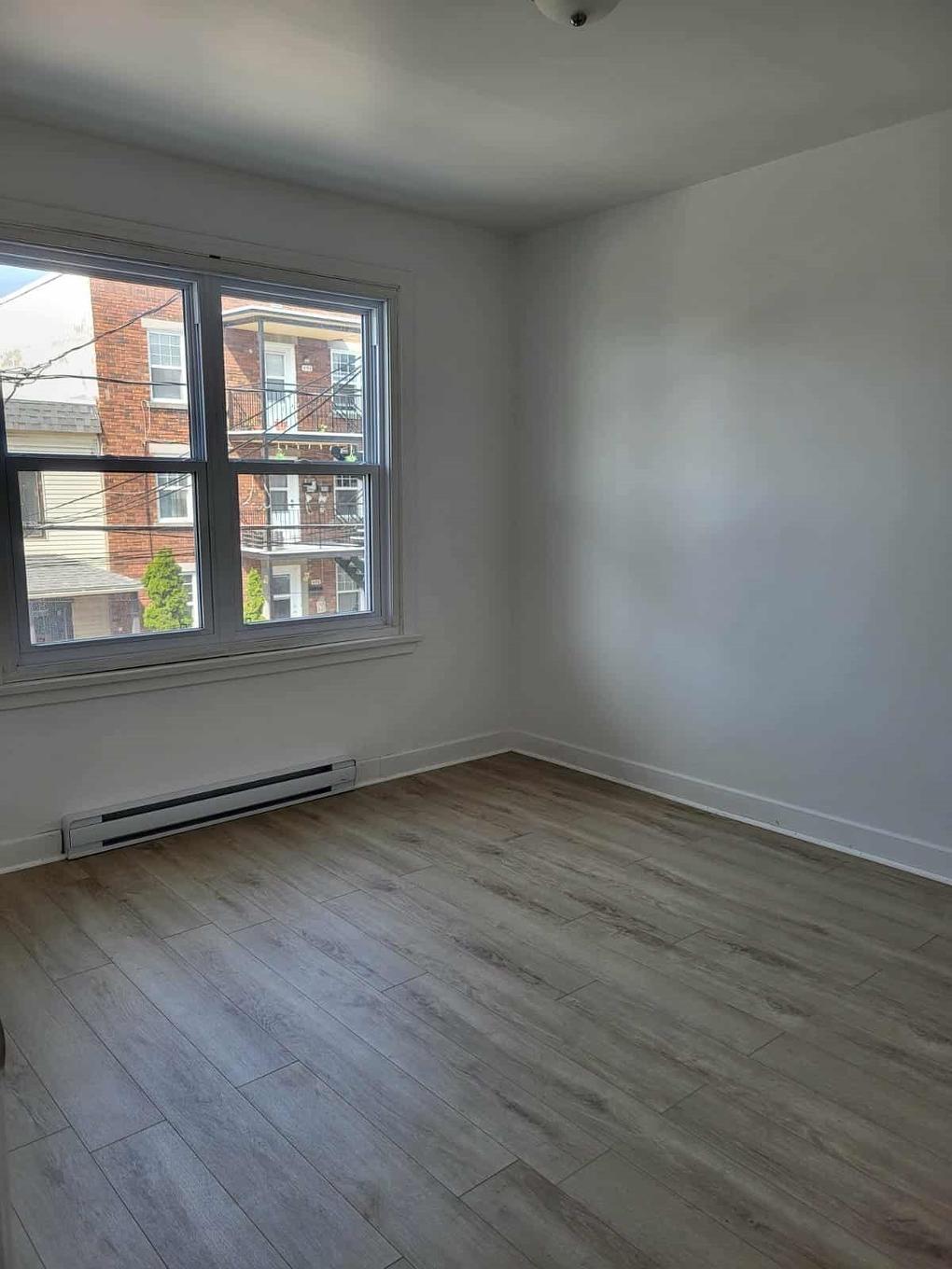 Chambre à coucher - 519 Rue Jutras, Trois-Rivières, QC - Indoor Photo Showing Other Room