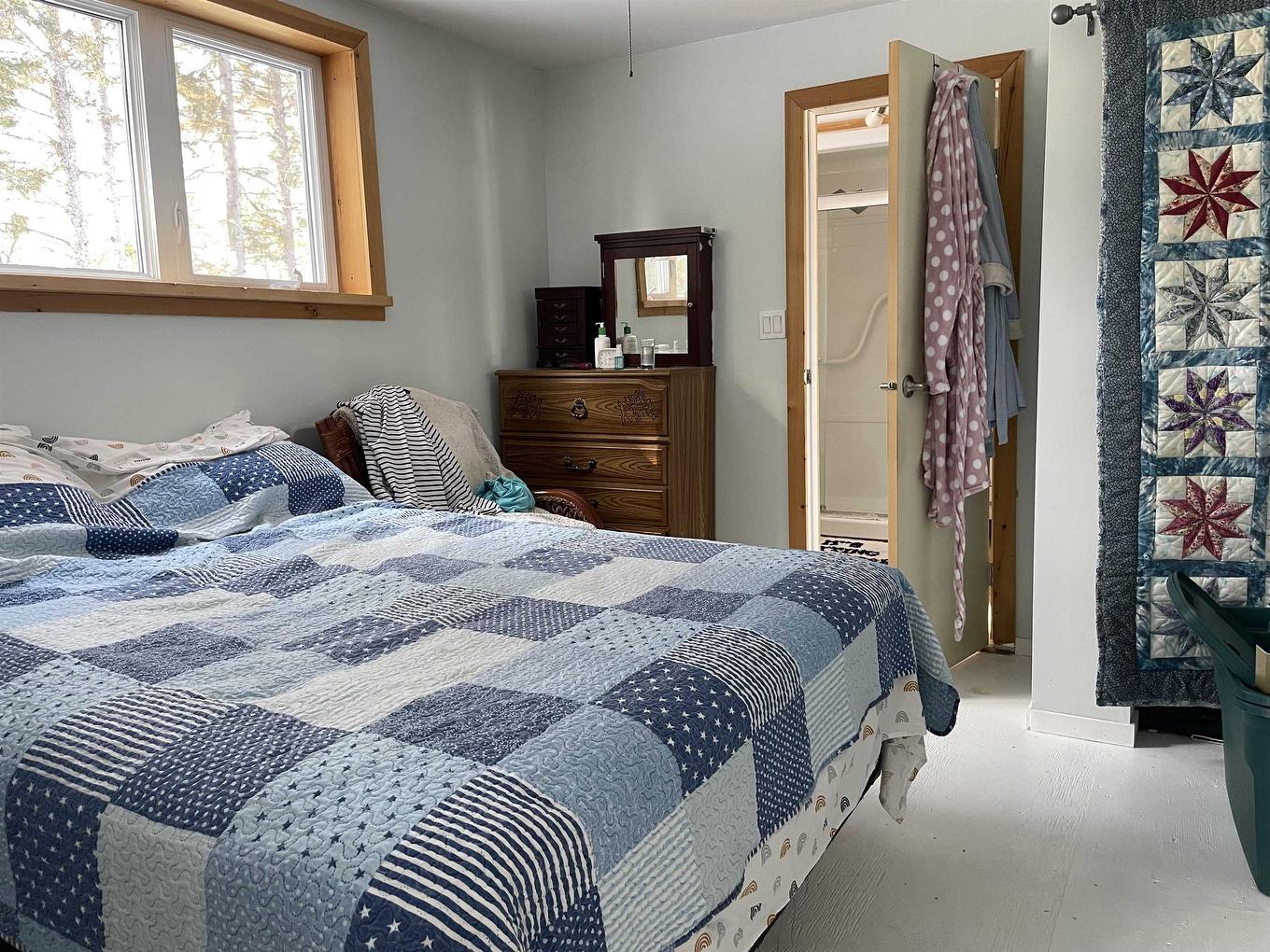 3968 Hwy 11/17, Thunder Bay, ON - Indoor Photo Showing Bedroom