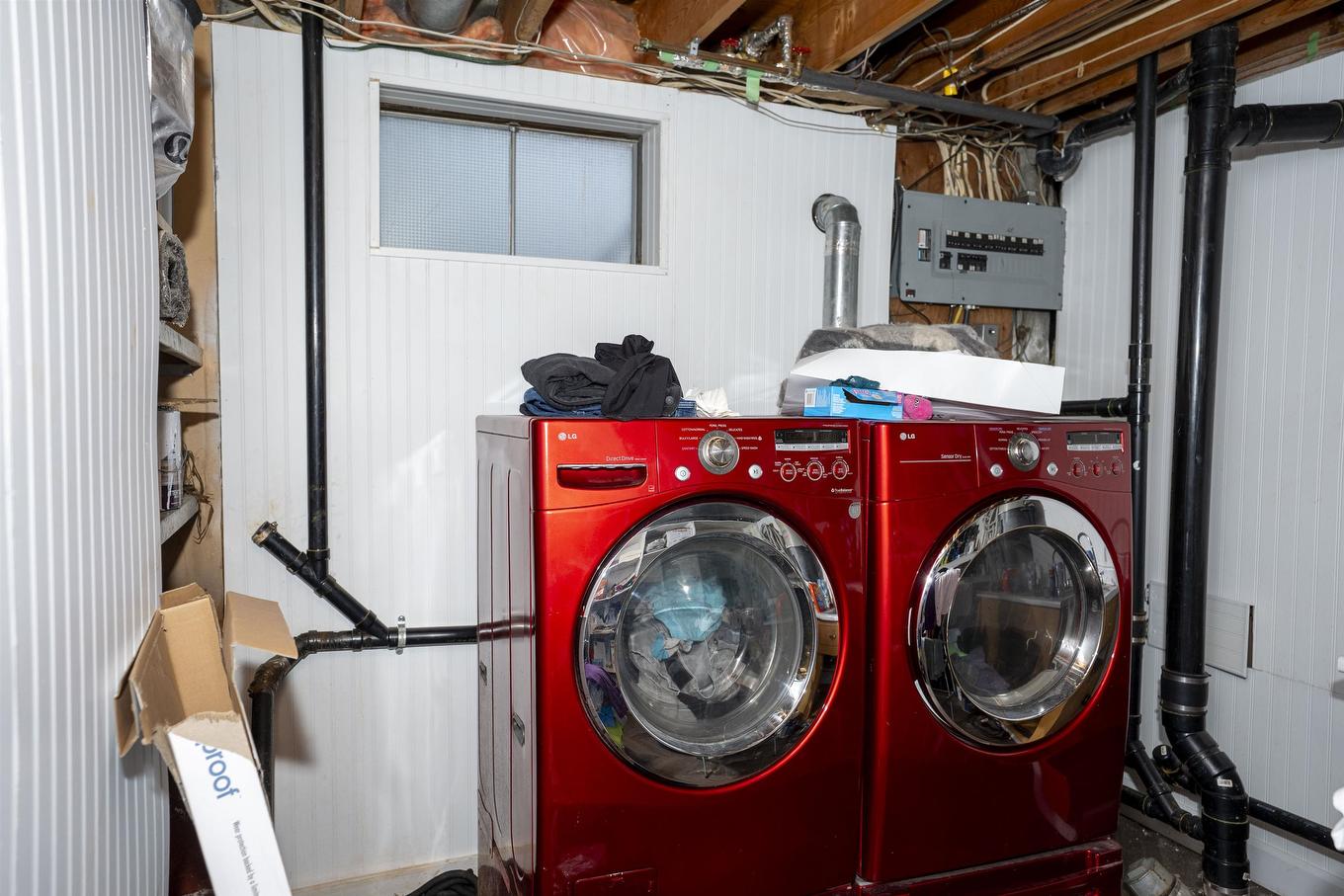 545 Cambrian Crescent, Thunder Bay, ON - Indoor Photo Showing Laundry Room