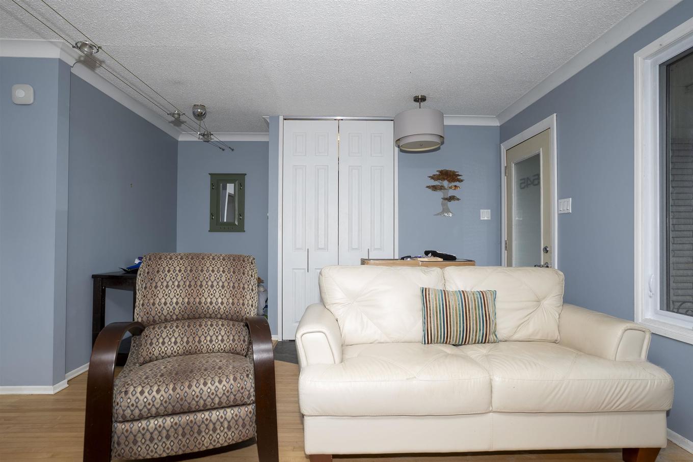 545 Cambrian Crescent, Thunder Bay, ON - Indoor Photo Showing Living Room