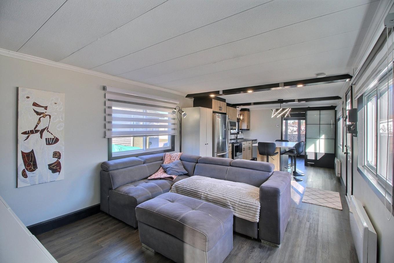 Vue d'ensemble - 1745 Rue Le Baron, Val-D'Or, QC - Indoor Photo Showing Living Room