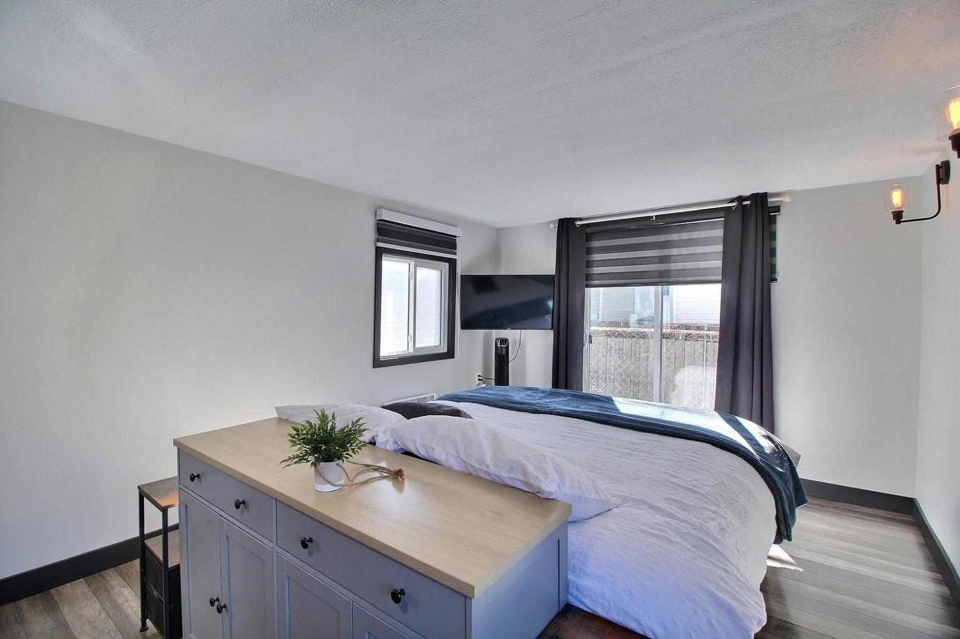 Chambre à coucher principale - 1745 Rue Le Baron, Val-D'Or, QC - Indoor Photo Showing Bedroom