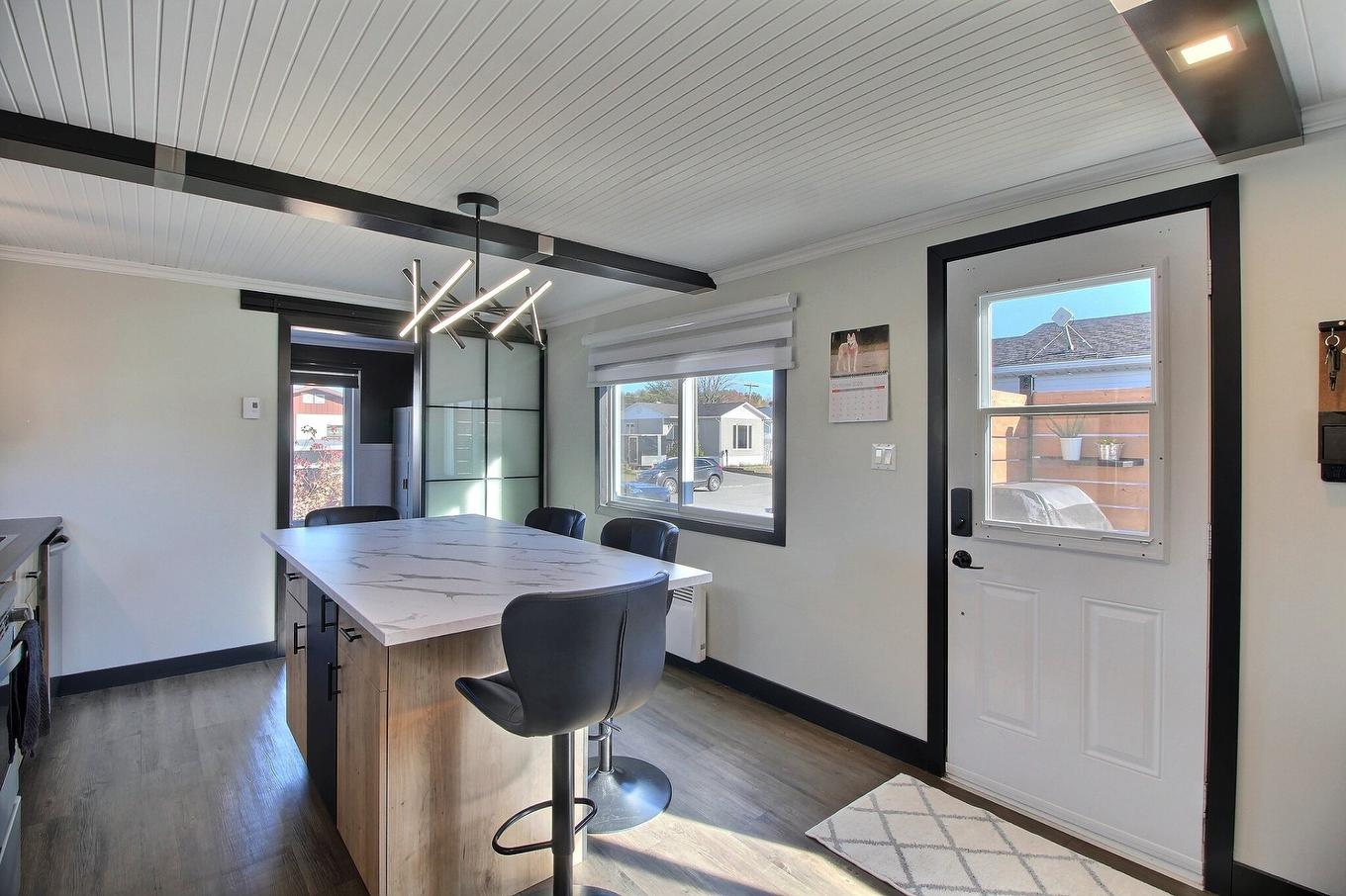 Cuisine - 1745 Rue Le Baron, Val-D'Or, QC - Indoor