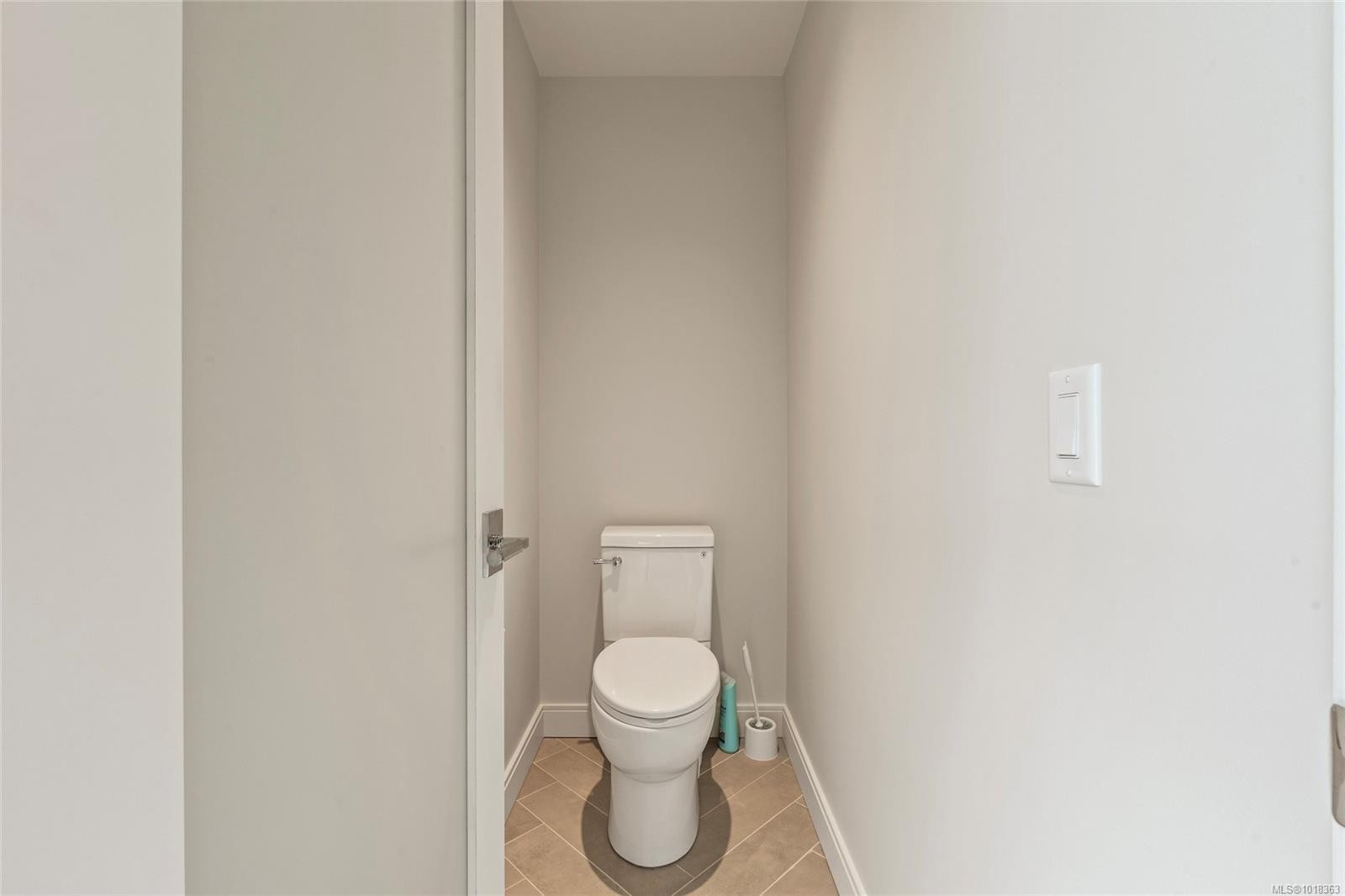 301-1916 Oak Bay Ave, Victoria, BC - Indoor Photo Showing Bathroom