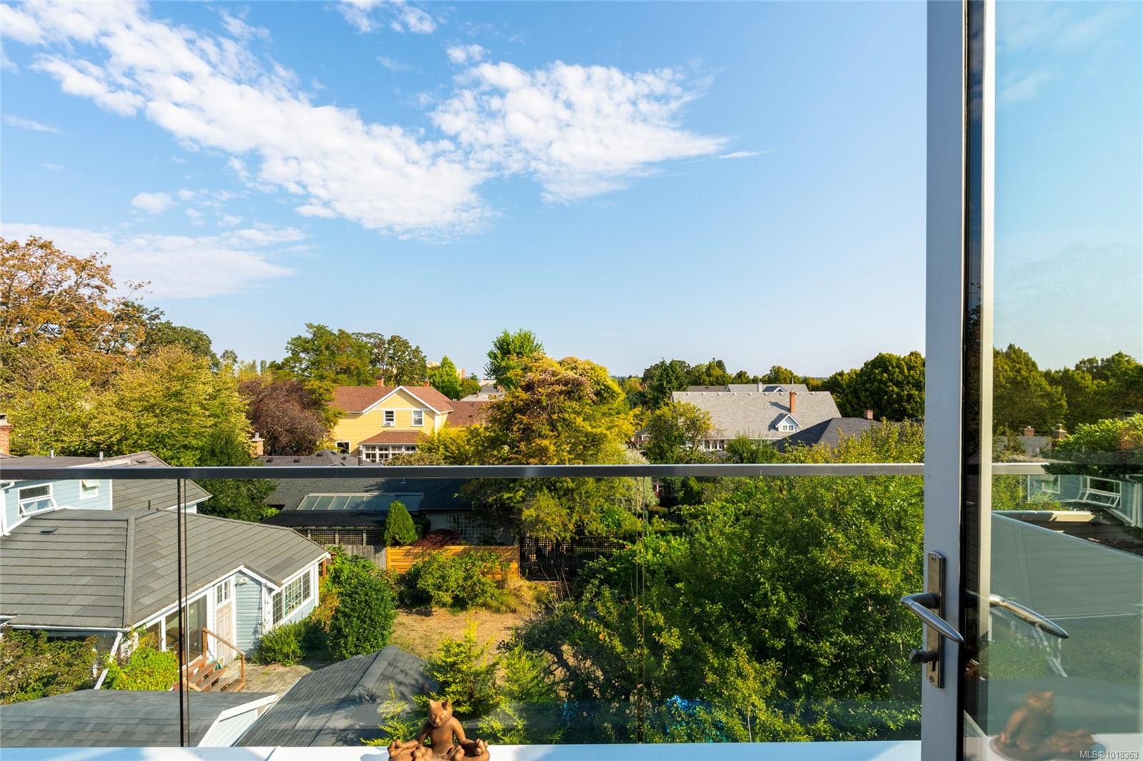 301-1916 Oak Bay Ave, Victoria, BC - Outdoor With View