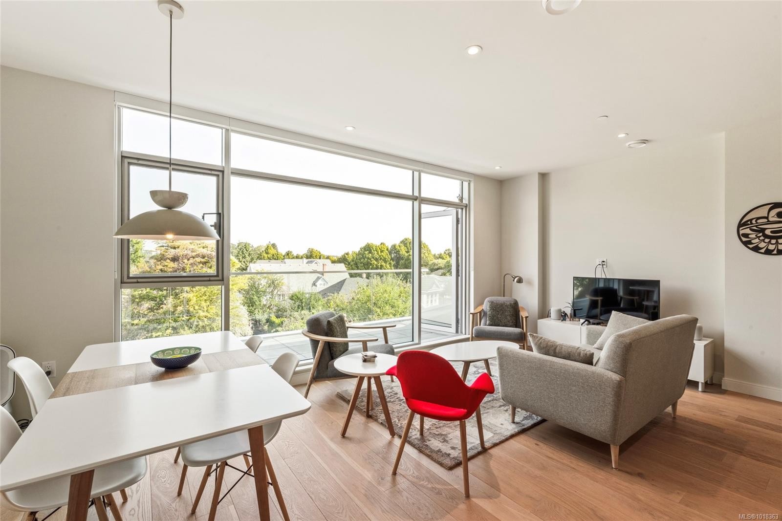 301-1916 Oak Bay Ave, Victoria, BC - Indoor